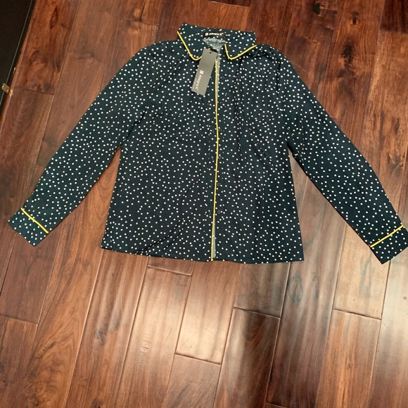 Green button up with with white polka dots - Picture 3 of 4